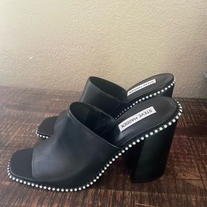 Steve Madden Decoded black leather sandals.